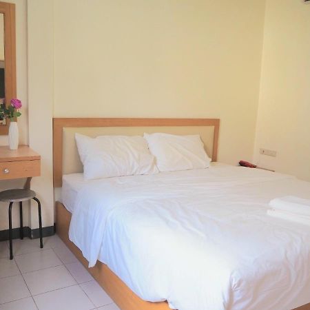 Nana Best Inn Hotel Makkasan Exteriör bild